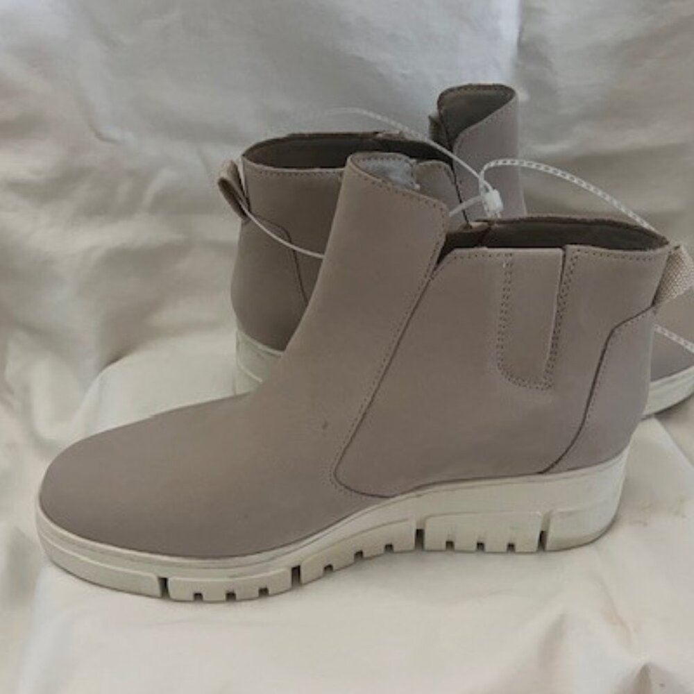Vionic Bootie - Picture 2 of 2